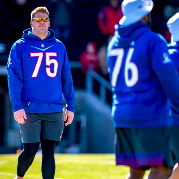 On field player used and worn Pro Bowl 2022 hat. - Picture 2 of 3